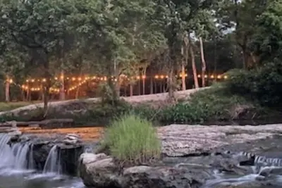 Image de Charming waterfront 2-bedroom Bunkhouse in the wonderful outskirts of Huntsville