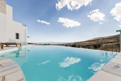 Image de Tzane - Villa pour 10 personnes avec piscine proche plage de Paros (Grèce)