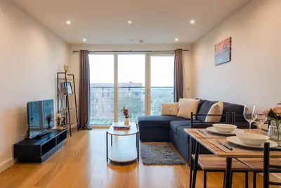 Image de K Suites - Cozy 2 bed Apt w/balcony view
