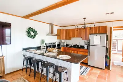 Image de Legacy Farmstead- Rock Refuge- Hilltop Views