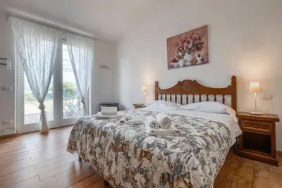 Image de Chambre \"Timo\" avec piscine partagée, Wi-Fi et climatisation