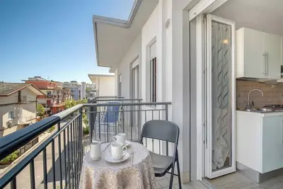 Image de Appartement \"2 Piano\" avec terrasse partagée, Wi-Fi et climatisation