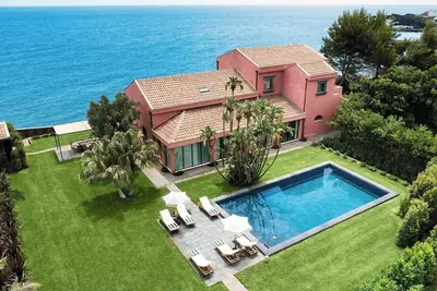 Image de Villa Ceglie - Sea front villa with heated pool