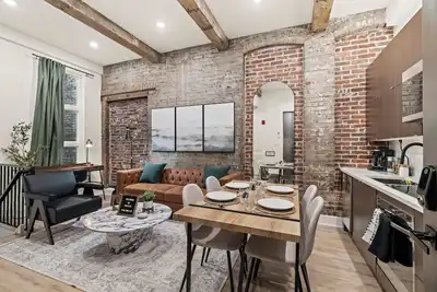 Image de New Townhouse Sleep 4 Old City Walk to Everything!