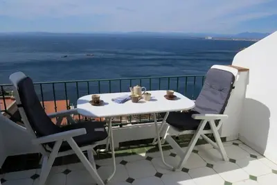 Image de 2209 Casa  Lavanda, Maison JUMELÉE, ENSOLEILLÉE, Dans Un Endroit Calme, Terrasse Avec Barbecue.