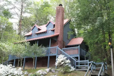 Rooster's Perch Cabin at Country Manor Acres in Townsend, Tn