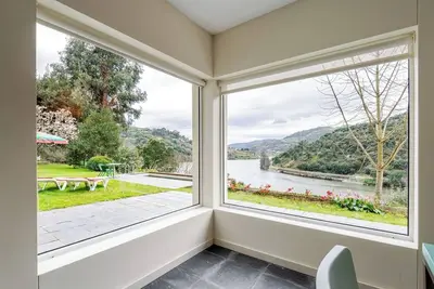 Image de HostWise – Riverside Retreat w/ Infinity Pool