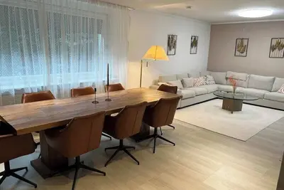 Image de Quiet house with conservatory and fireplace