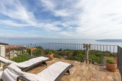 Image de Stone House Obrš by Villas Guide