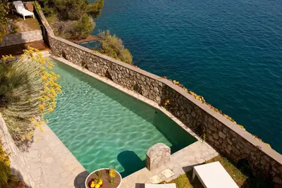 Image de Torre Sponda - Cisterna, Private Beach