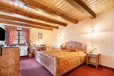 Image de Chambre 'Vinotel 13' avec jardin partagé, Wi-Fi et climatisation