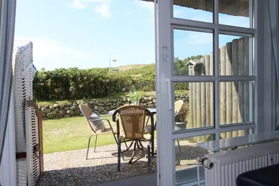 Image de 3-room vacation apartment with south-facing terrace for extensive sunbathing