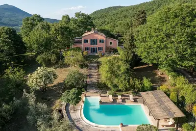 Villa à San Casciano Dei Bagni avec 6 chambres à coucher, 14 couchages