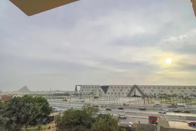 Image de Spacious 3-bedroom apartment overlooking Pyramids & Grand Egyptian Museum