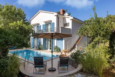 Image de Appartement de vacances Njivice pour 2 - 4 personnes avec 2 chambres à coucher - Appartement de vaca