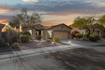 Image de New! Country Club | Comfortable Living Space | Seasonal Stays | Pets Ok!