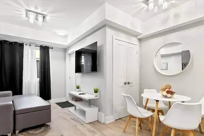 Image de This house is a 1 bedroom(s), 1. 5 bathrooms, located in Niagara Falls, On.