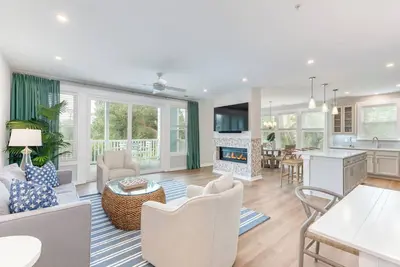 Image de Amethyst Arc - Premium Corner Condo, Sunset Views, King Suite