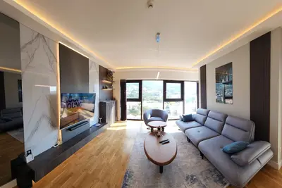 Diamond Residences 2bd 2bth 11fl Lux Apt w/ Free P