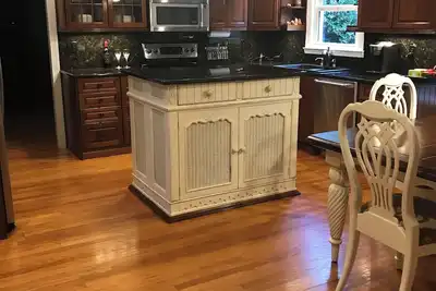 Image de Comfortable house in Ballantyne, A+ mattresses, Convenient everything! Large TVs