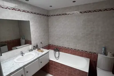 Image de Appartement haut de gamme de 90m2 & 20m2 de terrasse ensoleillée, à 2min de la mer