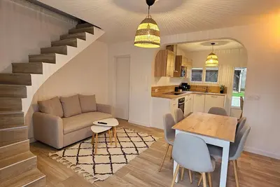 Image de Maison cosy avec jardin, Disney