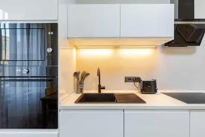 Apartment Convenient To Downtown In Free Parking Area
