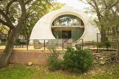 Image de The Dome House  ~An Iconic Stay on Lake Austin~