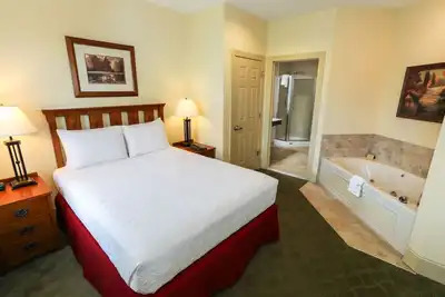 Image de Hunter Mountain 1br | Jacuzzi & Fireplace