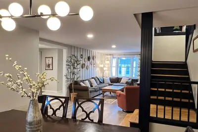 Image de Spacious 6+ bdr 2 ba, walk to breweries & downtown