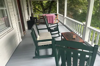 Image de Middle of Everywhere - 4 Br Waterfront!