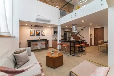 Image de E104 - Fantastic Two Story 3-bed / 3-bath Unit