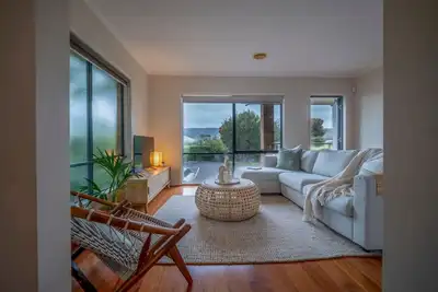 Image de Spacious beachside family home