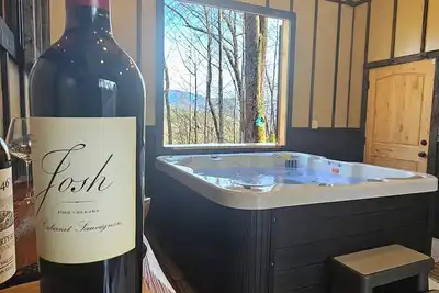 Image de Romantic Mountain view Cabin with Indoor/Outdoor Spa House + Sauna