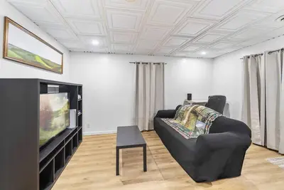 Image de Modern 2br Downtown | Greenbrier Trail Access