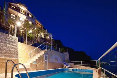 Image de Uniquely Located Seafront Villa - Private Beach & Large Pool, Near Dubrovnik