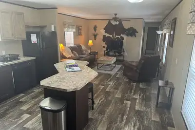 Image de Charming 3-bedroom mobile home in a peaceful country setting.