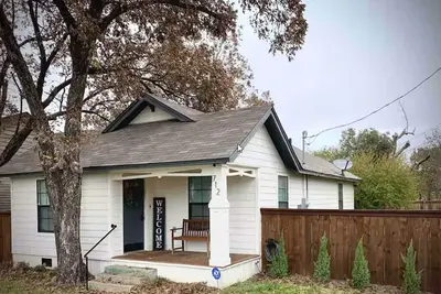 Image de LadyFace Cottage: close to Magnolia & Baylor!