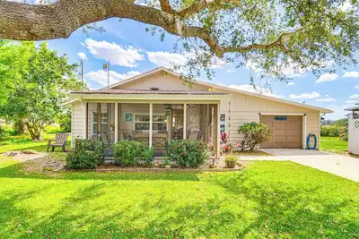 Image de Walk to Lake Istokpoga: Lorida Home w/ Boat Dock