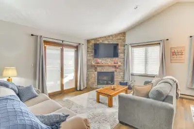 Image de Family-Friendly Retreat w/ Balcony in Fraser!