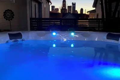 Skyline View with a Hot Tub!