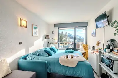 Slow Chalet Maison des Bois à 3min des pistes à pied - ski nordique + alpin