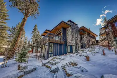 Image de Modern Luxury in Tahoma - Waterfront Masterpiece on the West Shore of Lake Tahoe