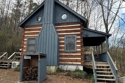 The Hideout Cabin at Country Manor Acres