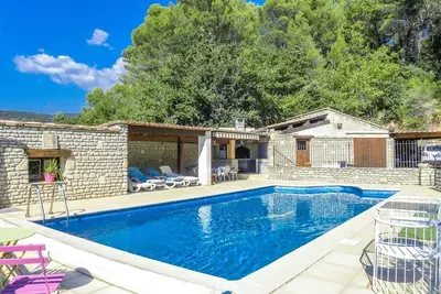 Image de Villa climatisée dans la campagne du Luberon, avec piscine clôturée, animaux admis (2).