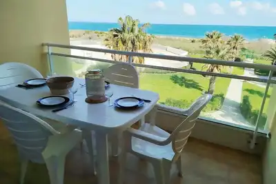 Image de Splendide vue mer pour ce T2 dans résidence avec piscine - 4goel248