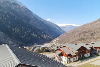 Appartement \"La Montagne\" avec piscine privée, balcon et Wi-Fi