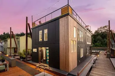 Image de Stunning Macadam Floating Home on the Wilamette River! Macadam Float Unit 32b