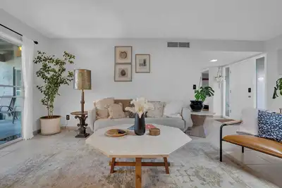 Image de Cozy 2-bedroom townhome in charming Tucson w/Pool-Walk to Park