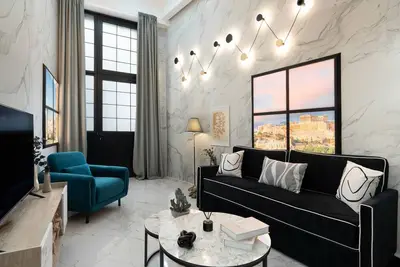 Loft 1·A Rare Gem Near the Acropolis in Koukaki